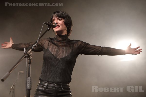 SHARON VAN ETTEN - 2022-06-15 - PARIS - La Cigale - 